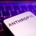 WhatsApp toma el mando, Anthropic desafía al Pentágono y las noticias tecnológicas que marcan tendencia