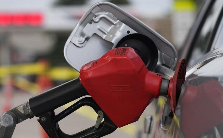 El precio de la gasolina en EE. UU. se dispara a 4 dólares y alcanza su máximo nivel desde 2022