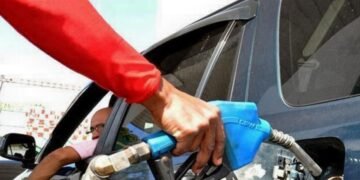 Guía definitiva para ahorrar en gasolina y luz ante la crisis de precios actual