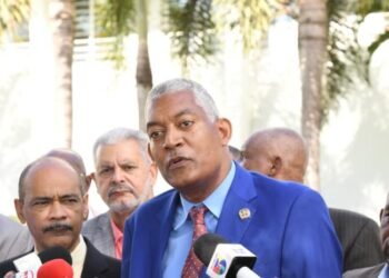 Evangélicos exigen al Gobierno medidas urgentes ante el fuerte impacto de la crisis económica internacional