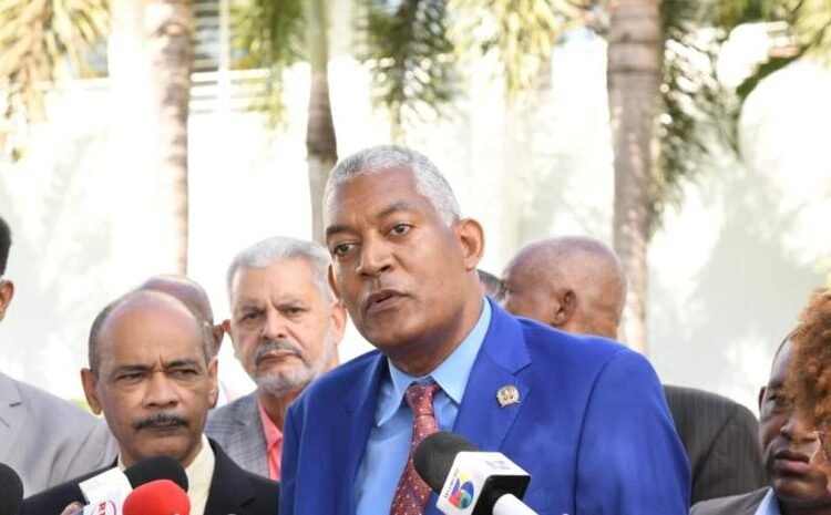 Evangélicos exigen al Gobierno medidas urgentes ante el fuerte impacto de la crisis económica internacional