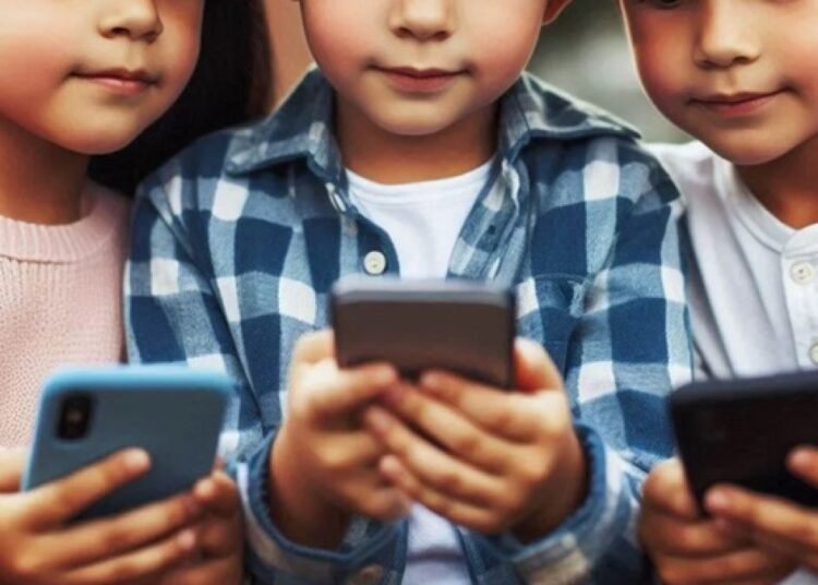 Cómo el exceso de pantallas dispara la depresión y el fracaso escolar en adolescentes