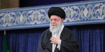 ¿Murió Ali Jameneí? La verdad tras los rumores de ataques de EE. UU. e Israel contra Irán