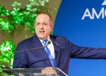 Ministro de Hacienda sentencia que el país está saturado de impuestos que no se justifican