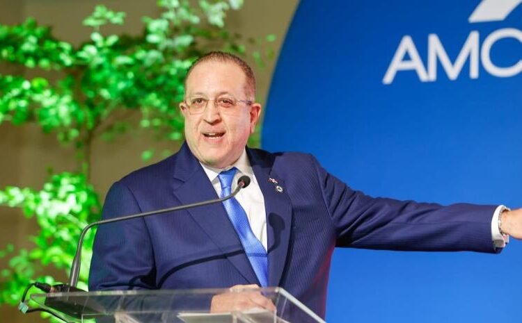 Ministro de Hacienda sentencia que el país está saturado de impuestos que no se justifican