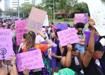 8M en América Latina: El potente grito de justicia que marca el Día de la Mujer