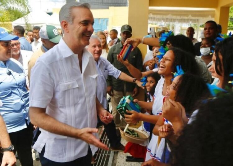De conversatorio a graduación: así transforma el éxito la nueva escuela