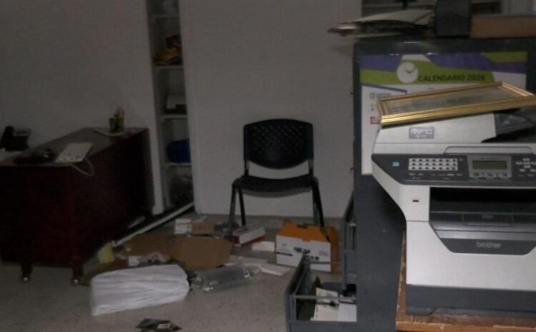 Indignación en Santiago: Asaltan el semanario católico Camino y roban equipos y dinero