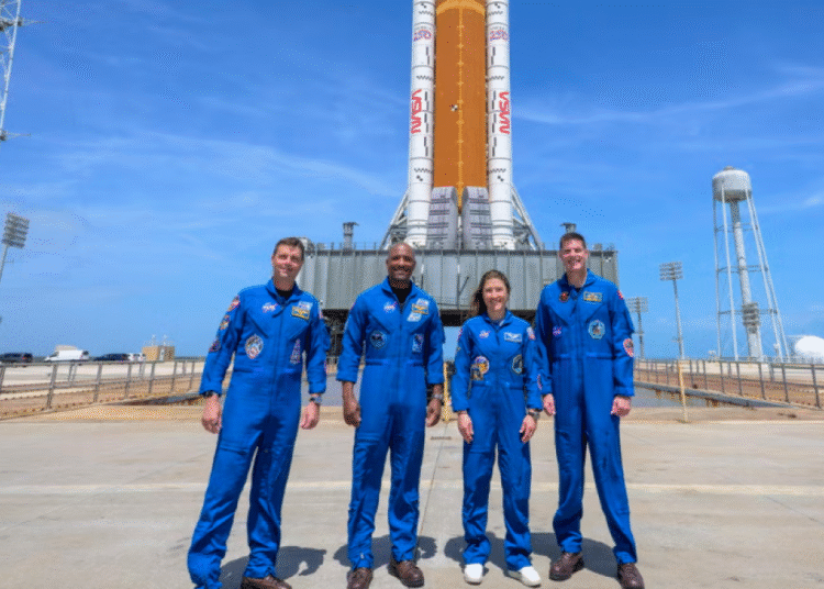 La NASA prepara una misión histórica para circunnavegar la Luna