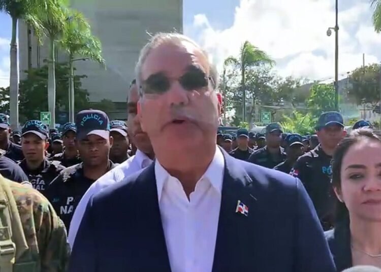 Abinader condena agresión de coronel en Los Mina: promete sanciones ejemplares tras video viral