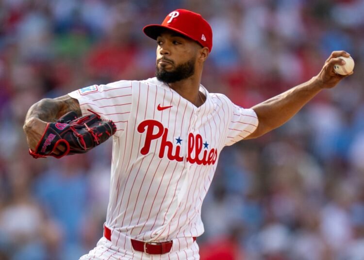 Cristopher Sánchez impacta con un histórico debut de 104 millones que sacude la MLB