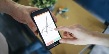 Firma digital: la clave para acelerar tus cierres de negocio y reducir costos drásticamente