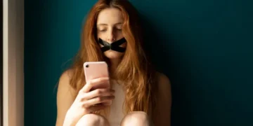 El impacto invisible de las redes sociales: cómo moldean tu realidad en secreto