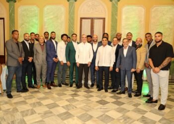 Luis Abinader cena este lunes con el equipo dominicano del Clásico Mundial de Béisbol