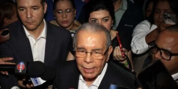 Danilo Medina arremete contra el Gobierno y denuncia falta de plan ante la crisis
