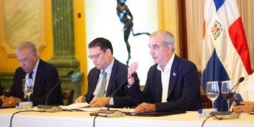 Abinader convoca reunión de emergencia para frenar el alza en precios de alimentos
