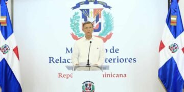 Gobierno centraliza recaudaciones en consulados: esta es la medida que cambia los trámites en el exterior