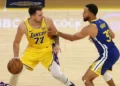 Stephen Curry y Luka Doncic dominan el ranking de las camisetas más vendidas en la NBA 2023