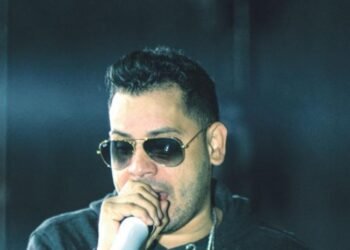 Shadow Blow queda varado bajo la lluvia y este es el video de su desesperado llamado a la aseguradora