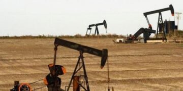 Petróleo al alza y bolsas en rojo: el impacto del posible giro en el conflicto de Irán