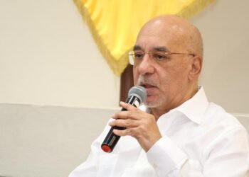 Reconocimiento a Aníbal de Castro: Santiago celebra el merecido premio al destacado periodista