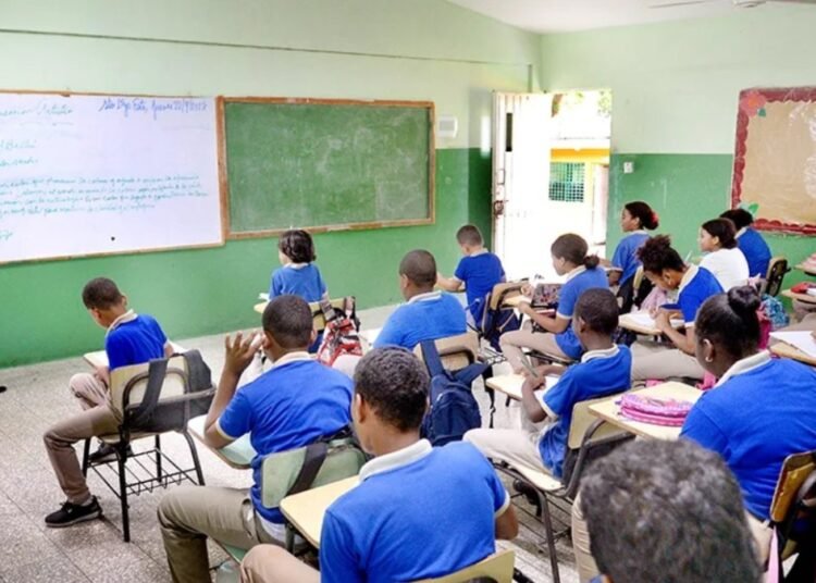 Educación anuncia regreso a clases este viernes tras cese de lluvias