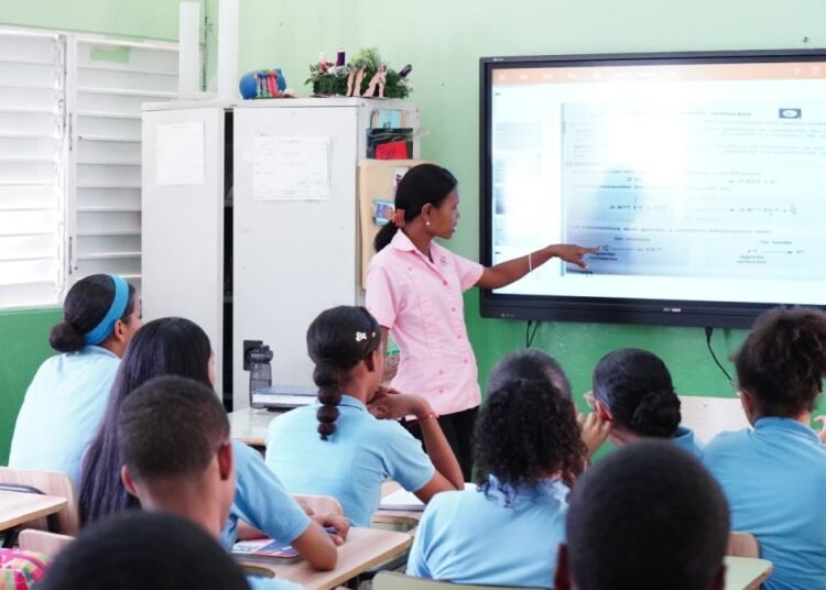 Caos y denuncias marcan la quinta evaluación docente en República Dominicana: Lo que realmente sucedió hoy