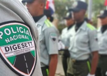 Guía legal: qué hacer si te detiene un agente de tránsito en RD y cómo evitar multas injustas