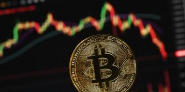 Bitcoin se dispara ante el conflicto en Irán mientras el oro y la plata se desploman