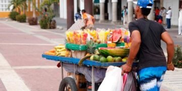 Persiste la informalidad laboral en República Dominicana: el desafío que frena el crecimiento del empleo