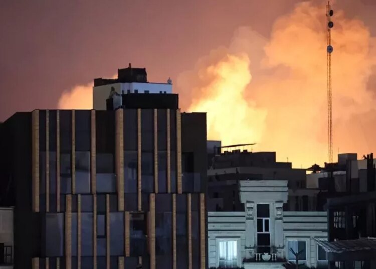 Por qué el ataque de Israel a una planta petroquímica en Irán marca un punto de inflexión estratégico