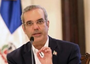 Luis Abinader hace un llamado a la prudencia y el orden en el retorno tras el asueto de Semana Santa