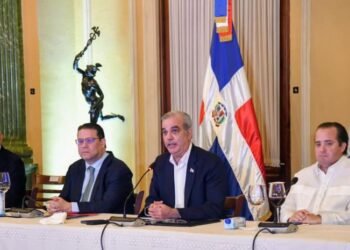 Gobierno ignora a empresarios y mantiene en secreto su plan para enfrentar la crisis