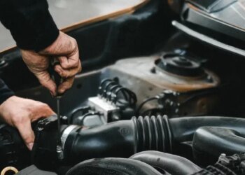 Guía definitiva: 7 puntos clave para revisar tu coche antes de salir en Semana Santa y viajar seguro