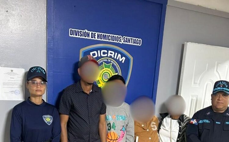 Localizan sana y salva a adolescente reportada como desaparecida en Santiago