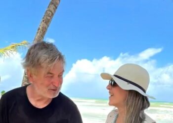 Alec Baldwin celebra 68 años y Semana Santa en familia desde Samaná