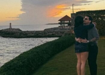 Ángela Aguilar y Christian Nodal aterrizan en La Romana para su esperado concierto en Altos de Chavón