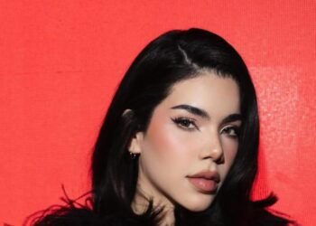 Kenia Os paga la cuenta médica de la madre de Kimberly Loaiza y causa revuelo en redes