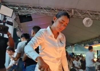 Emotiva vigilia en Jet Set: encienden velas en medio de un profundo dolor