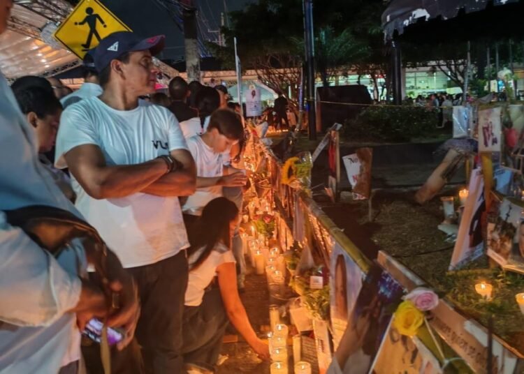 Vigilia en el Palacio de Justicia: piden justicia por las víctimas del caso Jet Set