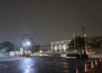 Caos y fuertes lluvias inundan el Gran Santo Domingo y gran parte del país