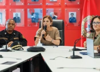 Carolina Mejía despliega operativo masivo de alimentos para familias afectadas por las lluvias