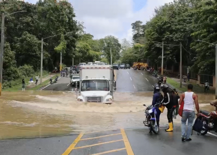 Impactantes imágenes: así se viven las graves inundaciones tras las lluvias de hoy