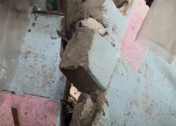 Caos en Los Alcarrizos: Captan momento exacto del derrumbe tras fuertes lluvias