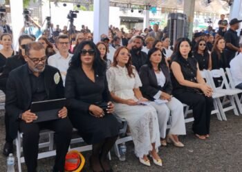 Emotivo homenaje: Familiares de Rubby Pérez brillan en los actos conmemorativos de Jet Set