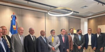 Crisis por ley de residuos sólidos: Gobierno y comerciantes negocian una salida urgente al rechazo masivo