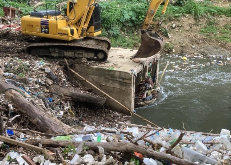 Santiago: Reconocen al Ayuntamiento por efectivas medidas preventivas ante las lluvias