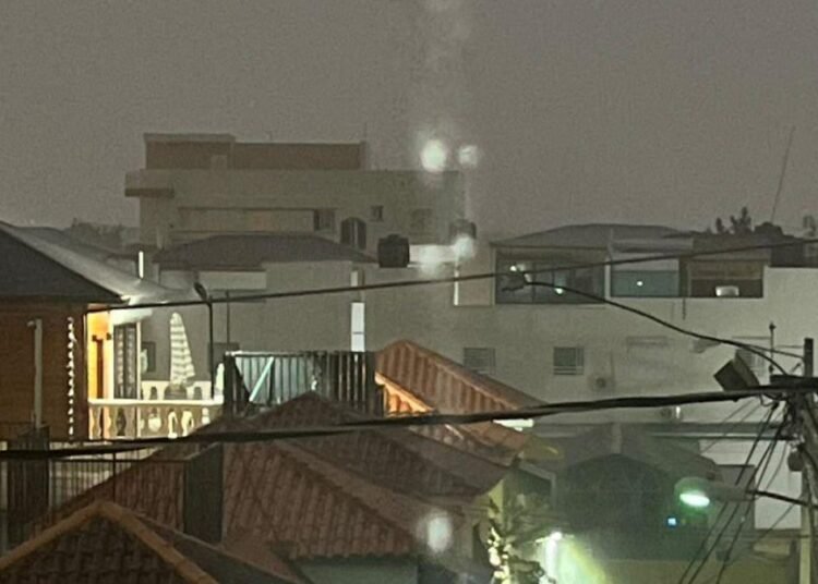 Vaguada azota el Este de Santo Domingo: alerta máxima por fuertes lluvias