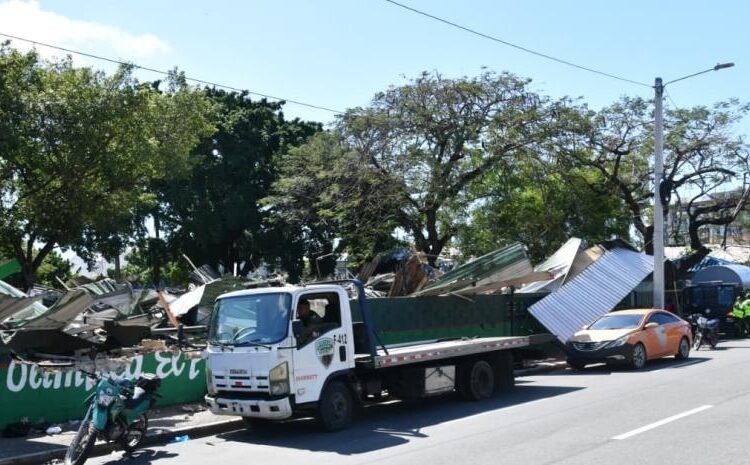 Caos en Teleofertas: desalojo deja escombros y silencio absoluto de los empleados