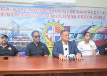 Transportistas frenan alza de tarifas ante la crisis global: el acuerdo que alivia el bolsillo